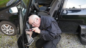 Randy removing the lock from the 2007 Honda Fit 
